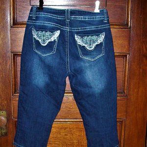 *** APOLLO Jeans Missy *** CAPRI'S with BEAD/ SEQUINS - 6